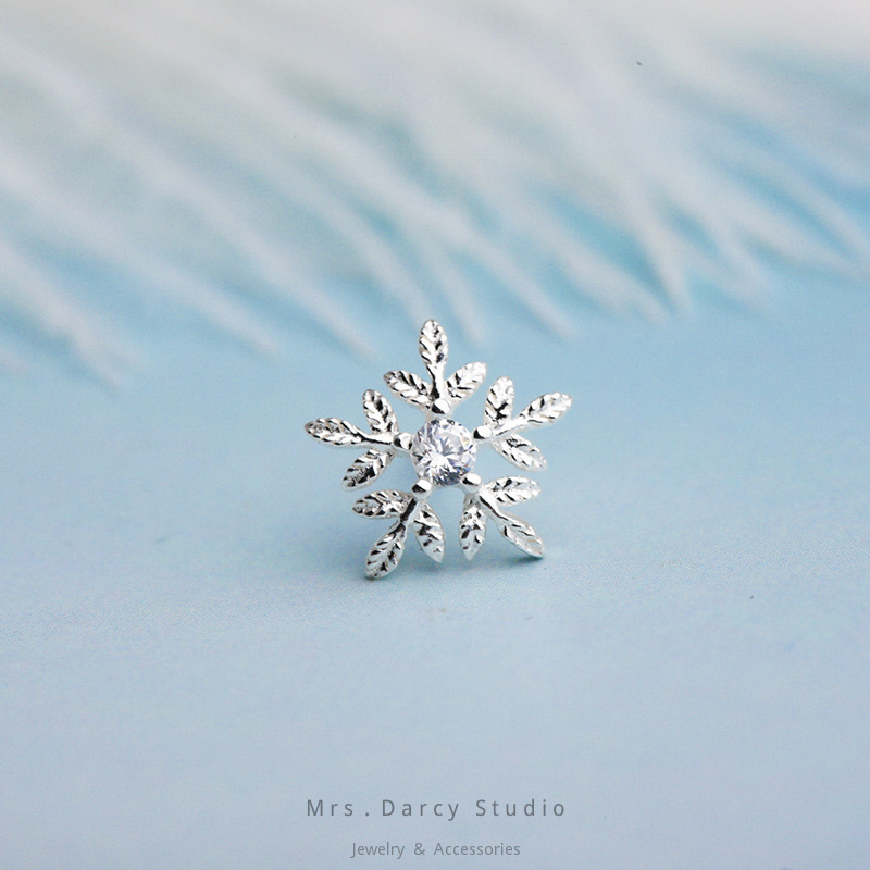 MRS.D【In Stock】100% Sterling Silver Fashioned Snowflakes S925 Earrings Stud Earrings Colors of Zircon Jewelry Gift Ear Clips Minimalist Earring Design Jewelry Girls Allergy Free