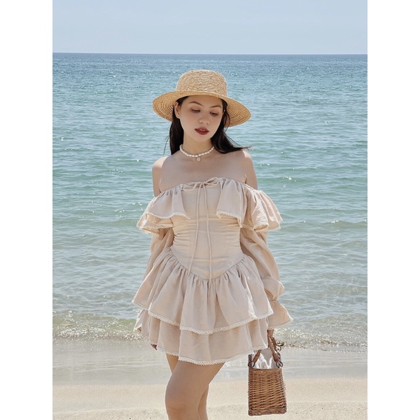 Sandy Dress váy trễ vai màu nâu xoè xếp tầng