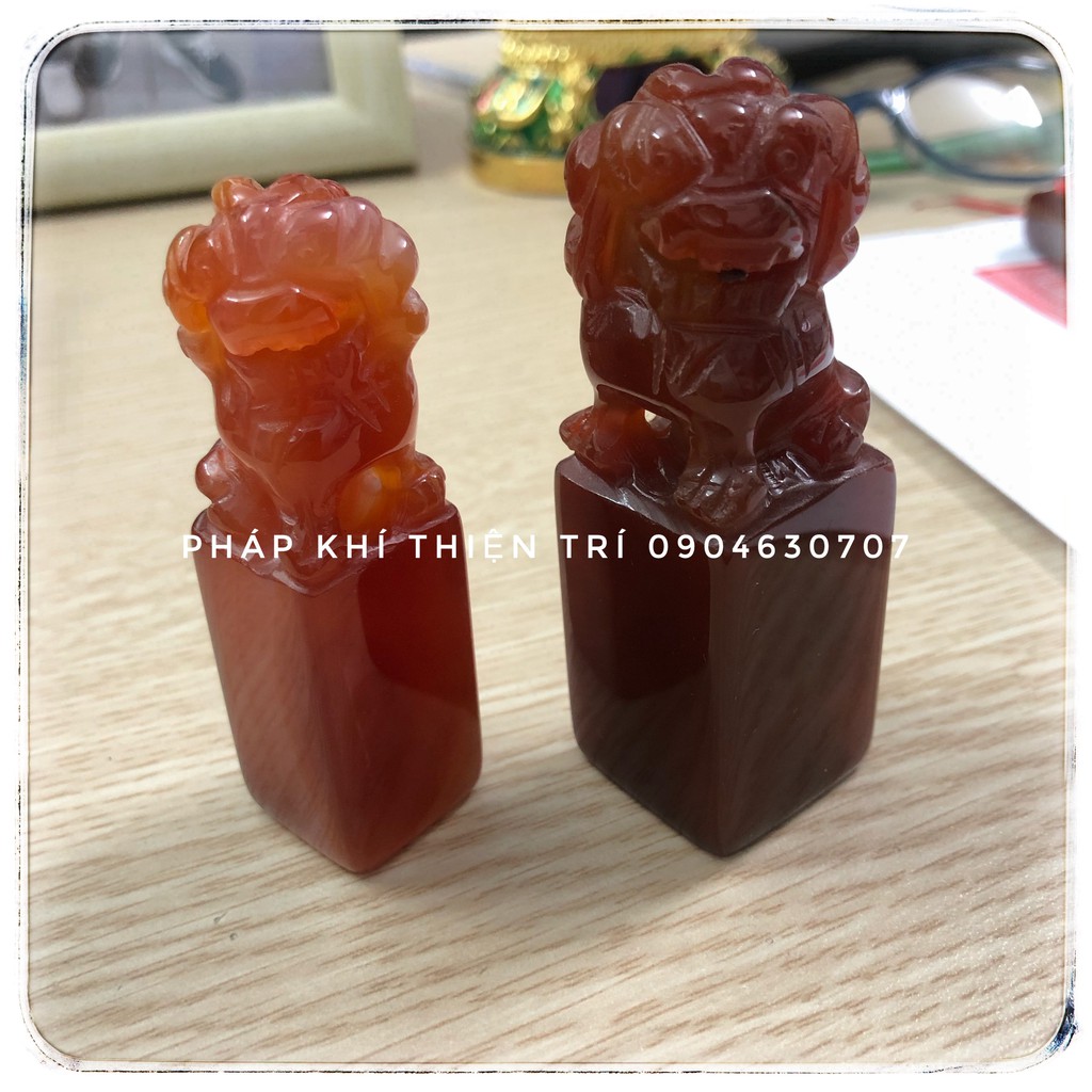 Ấn triện thư pháp cá nhân , làm bằng đá ,nhỏ gọn , kèm túi gấm và mực chusa