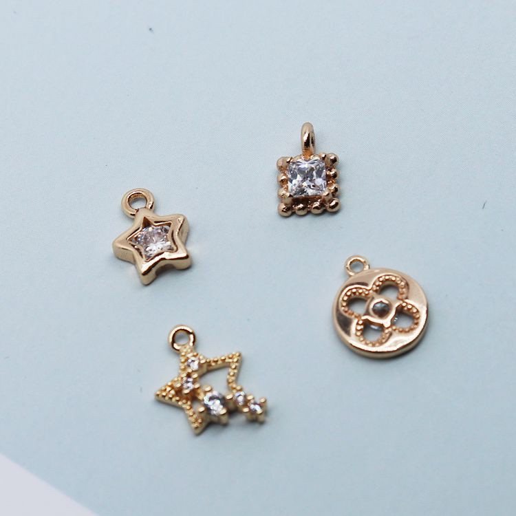 Mặt Dây Chuyền Hình Ngôi Sao Năm Cánh Mạ Vàng 18K