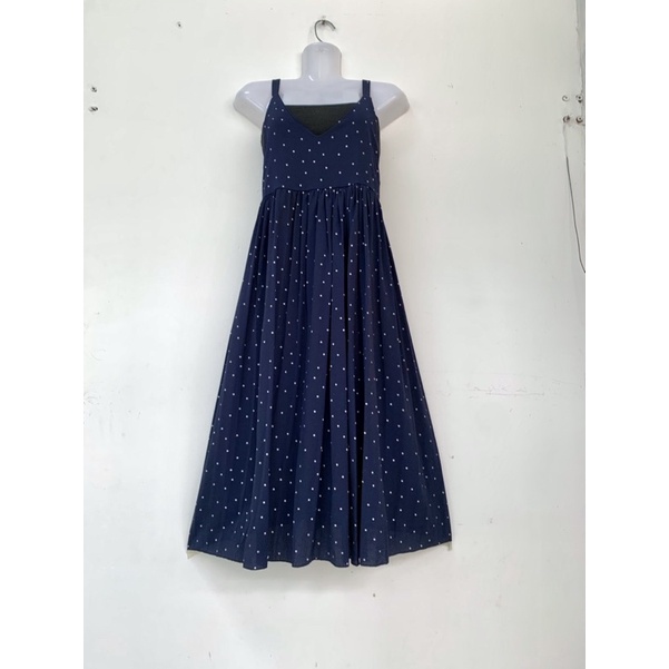 Đầm yếm phom rộng dáng bbd Free size