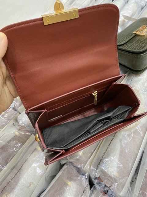 Tuia đeo chéo ck&k