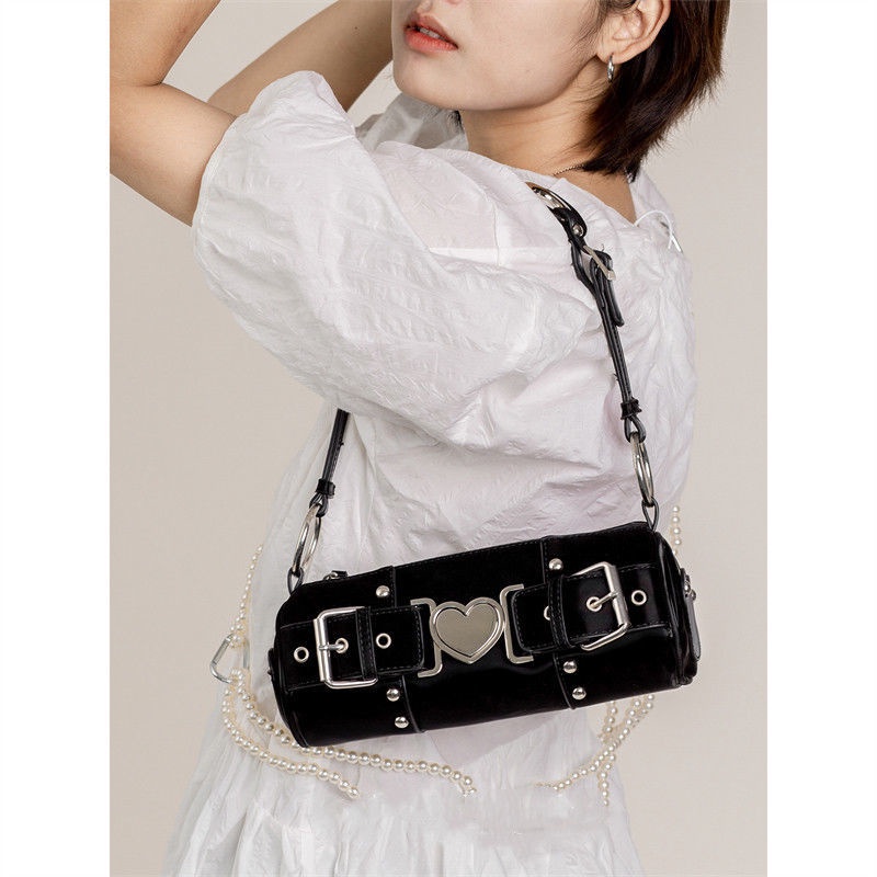 Túi Xách Kẹp Nách Màu Đen Họa Tiết Trái Tim Kim Loại Phong Cách Mới Xuân Hè Cho Nữ