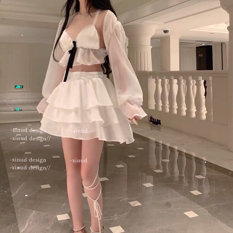 Chân váy xòe 3 tầng phối dây cột cá tính màu trắng và đen | BigBuy360 - bigbuy360.vn