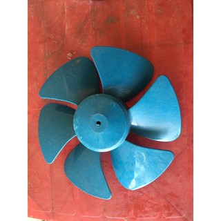 Cánh quạt họp rộng 25cm - giao màu ngẫu nhiên