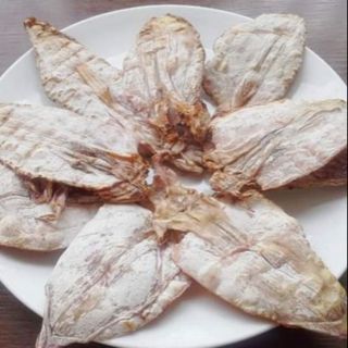 Mực khô size 60con/kí.mực phơi 2 nắng tại biển nên rất tươi nhé