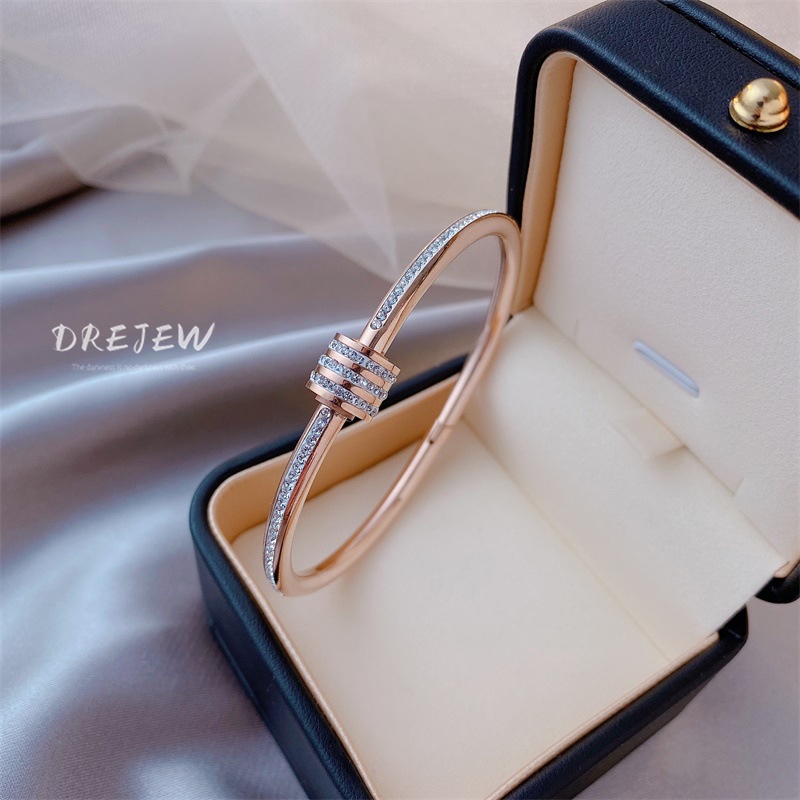 Vòng Tay Đính Đá Sang Trọng Phong Cách Hàn Quốc