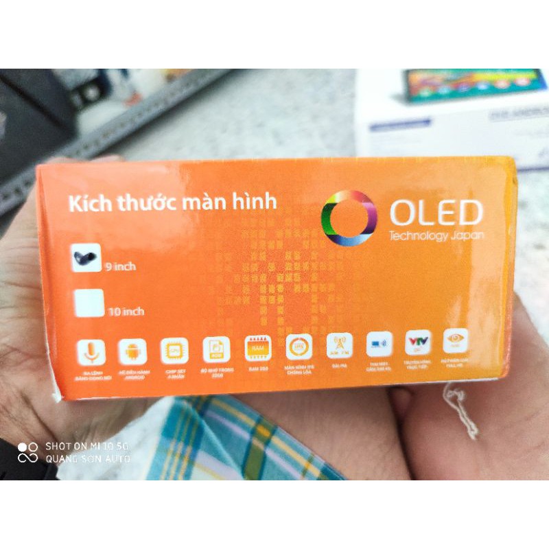 Màn hình dvd android OLED C2 , tặng camera lùi AHD + camera hành trình | BigBuy360 - bigbuy360.vn