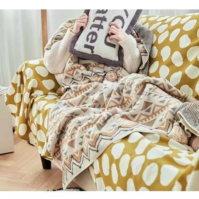 Chăn Len Dệt Kim Phối Tua Rua Phong Cách Boho