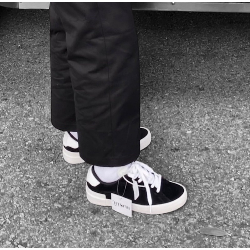 Giày sneaker Black Signature - giày đen nam, nữ.