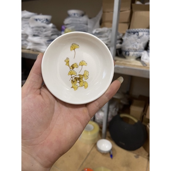 Bộ bát đĩa BÁT TRÀNG hoa vàng gồm 14 chi tiết,men sáng,hoạ tiết sắc nét,hộp đẹp,dùng được lò vi sóng và máy rửa bát