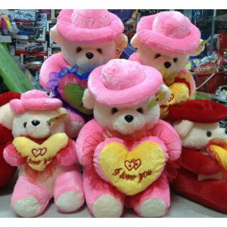 Gấu bông ôm tim đội nón 45cm (không tính độ dài chân)