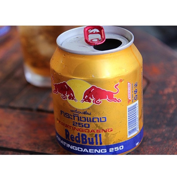 Thùng nước tăng lực RedBull Thái 250ml x 24 lon - hàng Thái Lan 100%