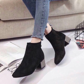 Bốt mũi vuông gót đính hạt