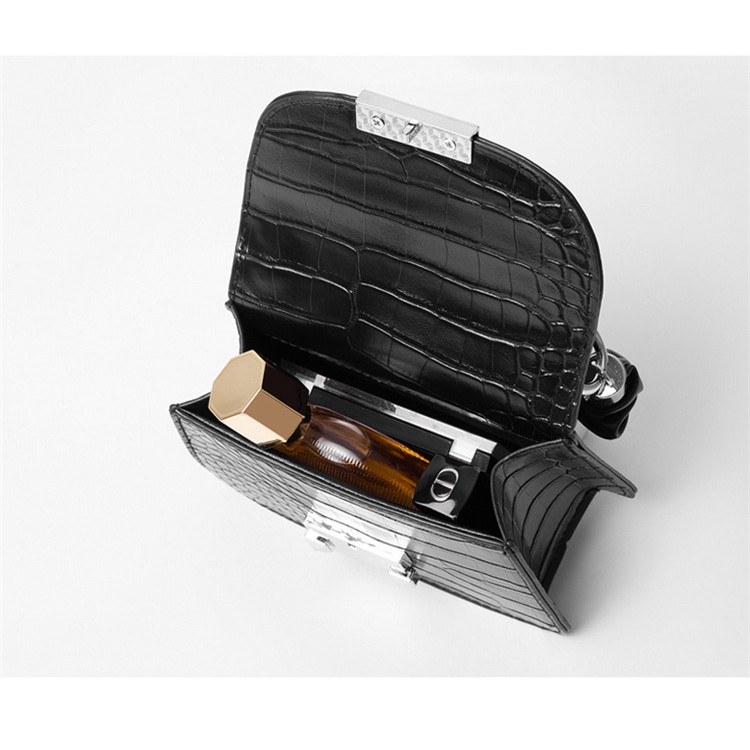 Túi đeo chéo nữ dáng vuông phối dây xích acrylic phong cách thời trang cho phái nữ