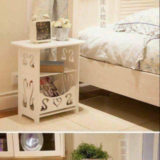 Kệ vuông đầu gường thiên nga về sẵn hàg kh ơi😘😘
Kệ có thêm cả khăn trải nữa nhé 😍😍
👉 kệ phù hợp với không gian nhỏ.
