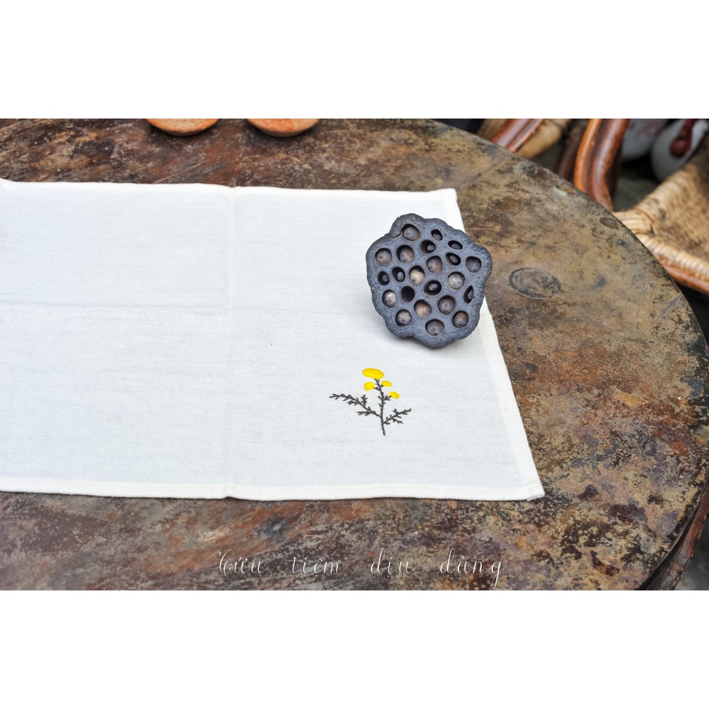 Khăn tay (Khăn mùi xoa) vải linen thêu thủ công - mẫu Mimosa