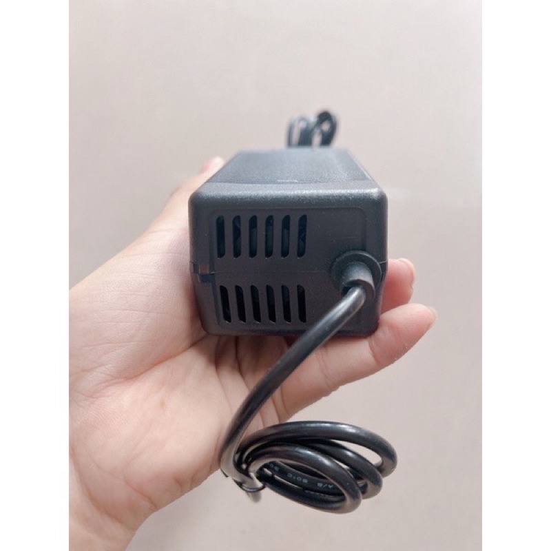 Sạc 21v 2A có quạt