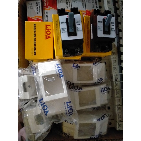 Aptomat - cầu dao tự động LiOA 30A + vỏ át