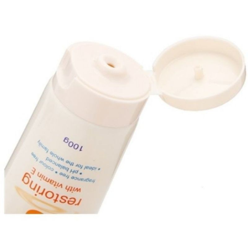 Kem dưỡng da dùng làm mềm da REDWIN Sorbolene Moisturiser Restoring With Vitamin E 100g