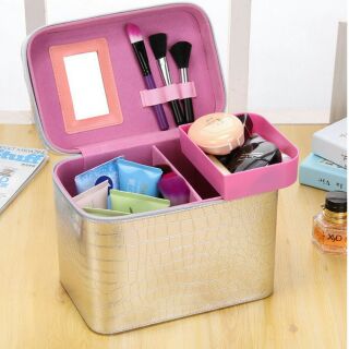 Hộp đựng đồ trang điểm - cốp đựng mỹ phẩm tiện dụng.