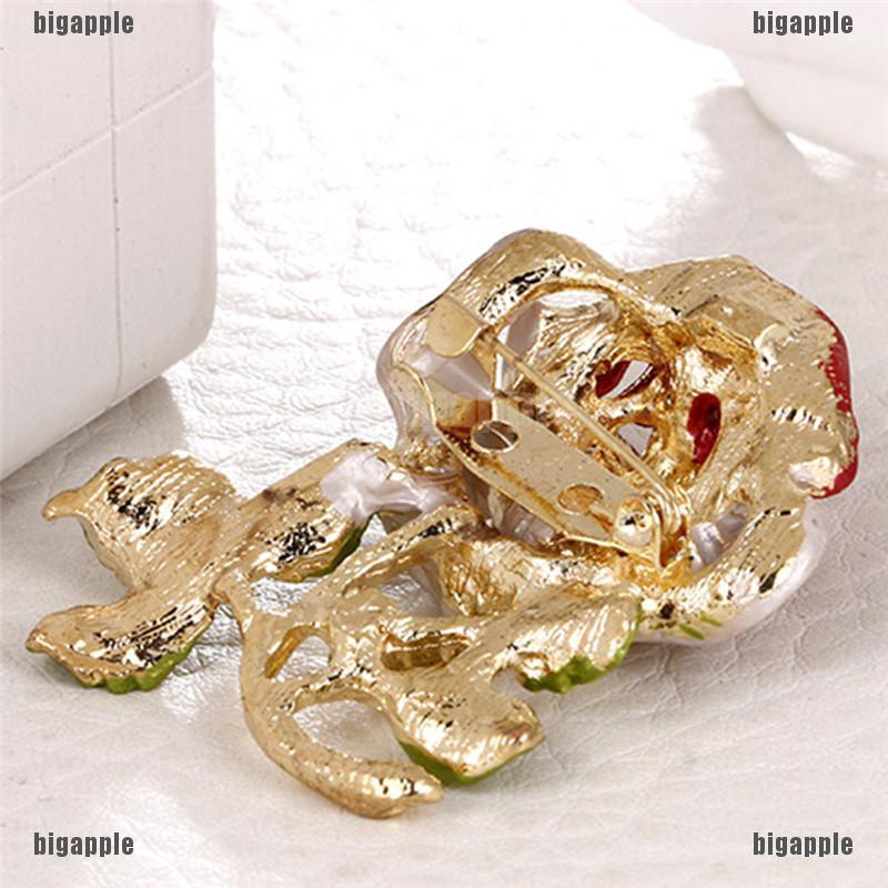 Ghim cài áo hình hoa đính đá sang trọng