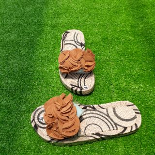Dép quai ngang nữ