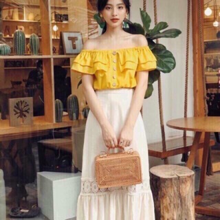 Áo đũi trễ vai, chân váy MIDI trắng siêu xinh