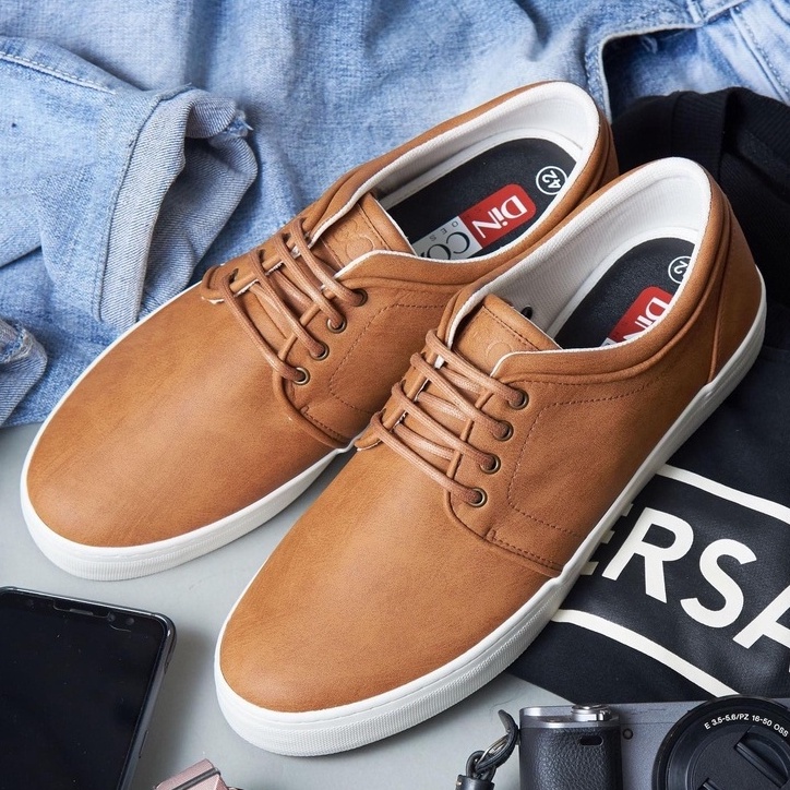 Giày Sneaker Da Nam DINCOX C03 Khí Chất Lịch Thiệp Tan