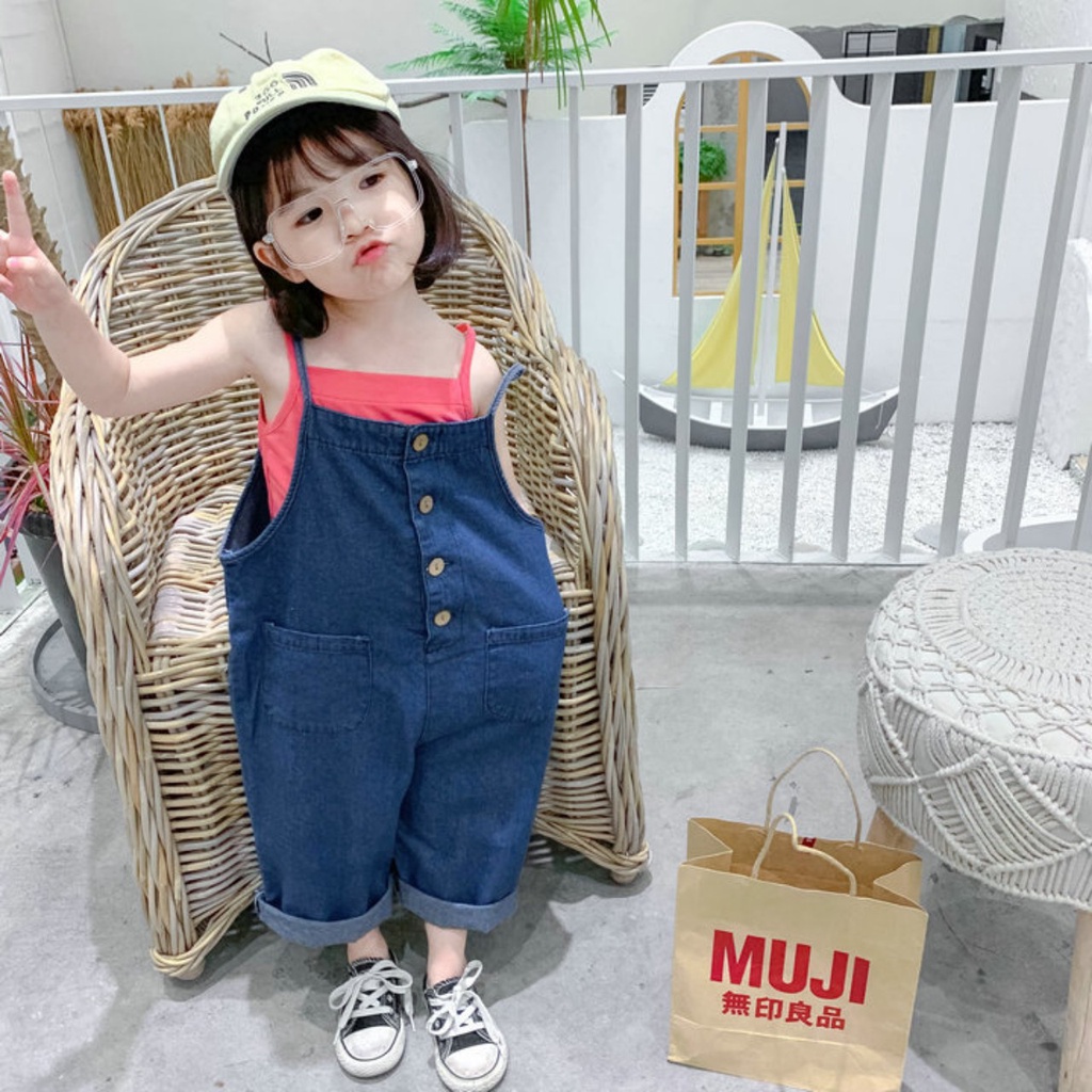 Quần yếm bé gái kèm áo 2 dây, Sét quần yếm jean phối áo 2 dây cá tính cho bé