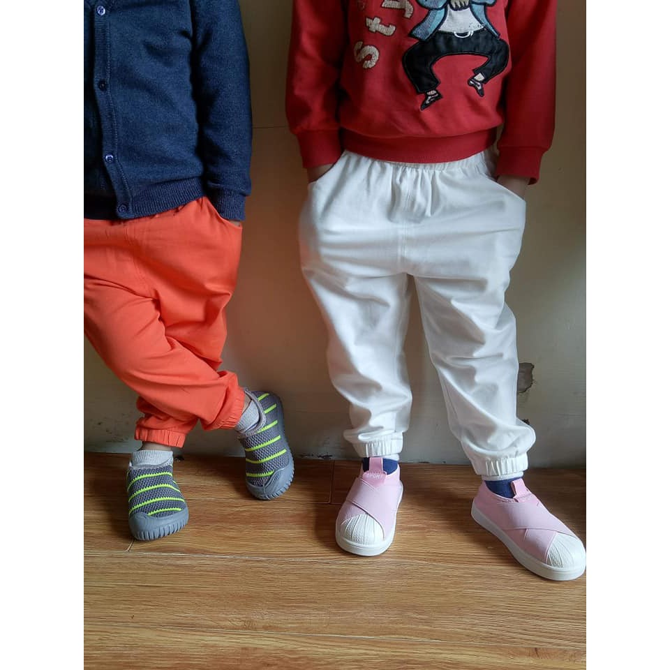 Bộ sản phẩm quần kids thời trang giành cho cả bé trai và bé gái