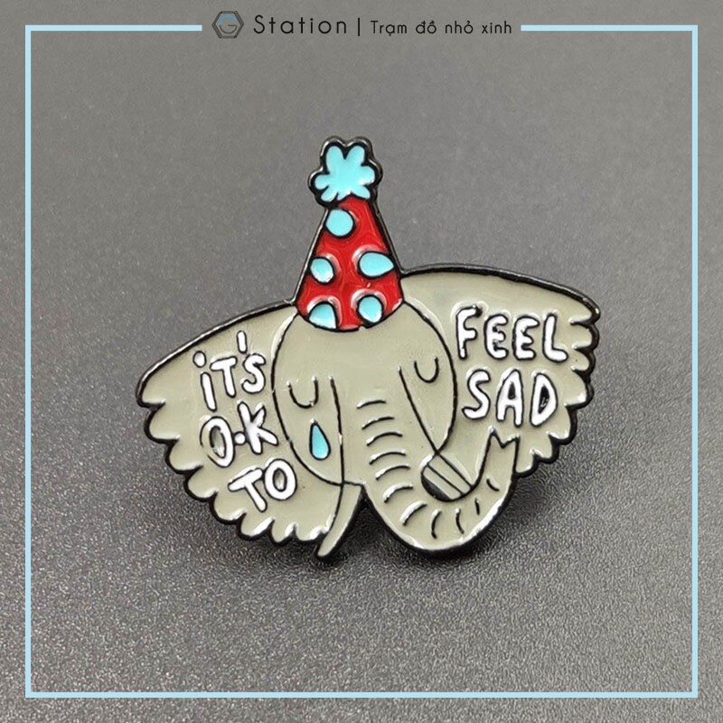 Pin cài áo chú voi làm xiếc Dumbo - GC157