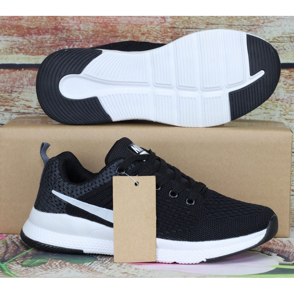 Giày thể thao thời trang nữ đen trắng T105 | BigBuy360 - bigbuy360.vn