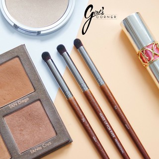 Cọ nhấn đuôi mắt Make Up Forever 216