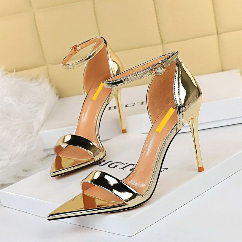Giày cao gót si bóng cao 7cm  có size lớn 40 41 42 43