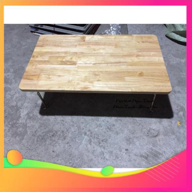 Bàn gỗ cao su chân thấp cao 28 cm cả mặt bàn cao su cho ai cần