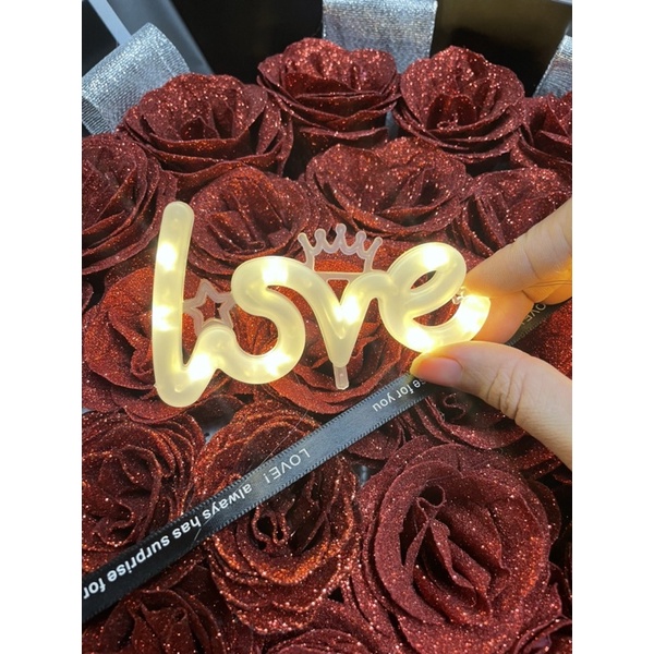 ĐÈN LED CHỮ LOVE