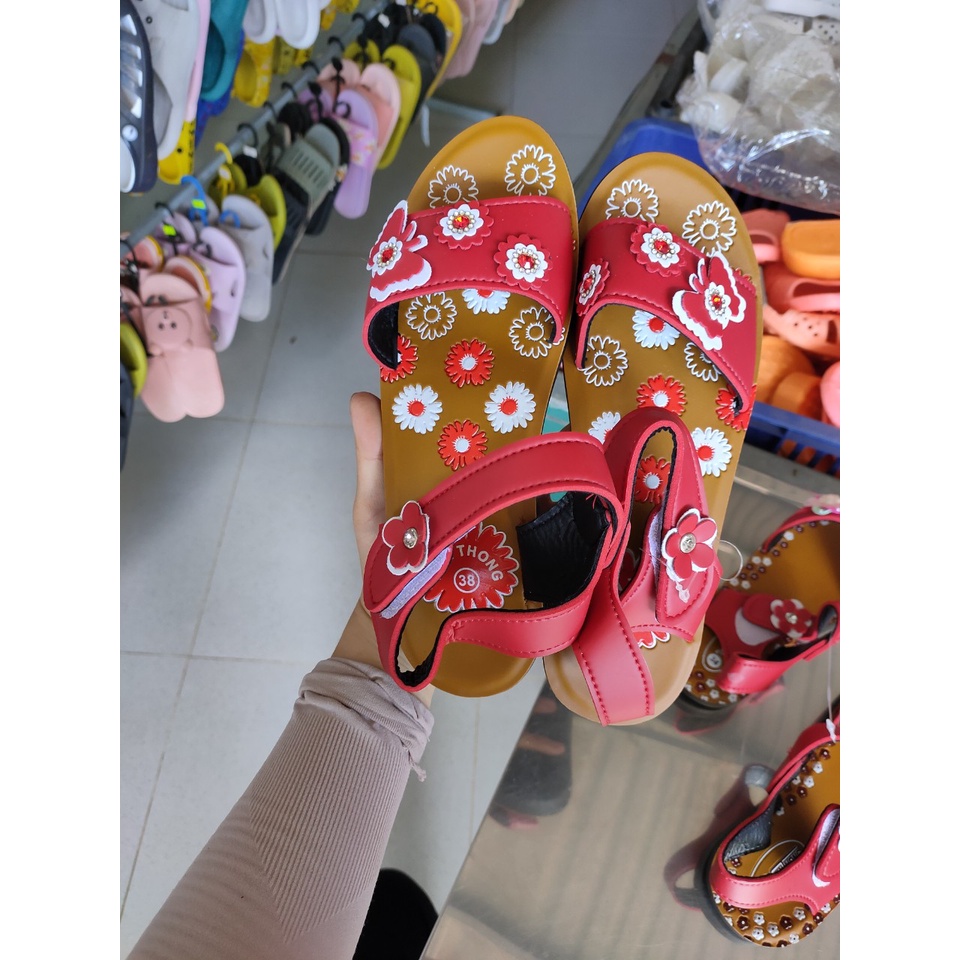 Giày Sandal quai hậu cho bé gái hoạ tiết Hoa đính đá đi học Viễn Thông siêu bền