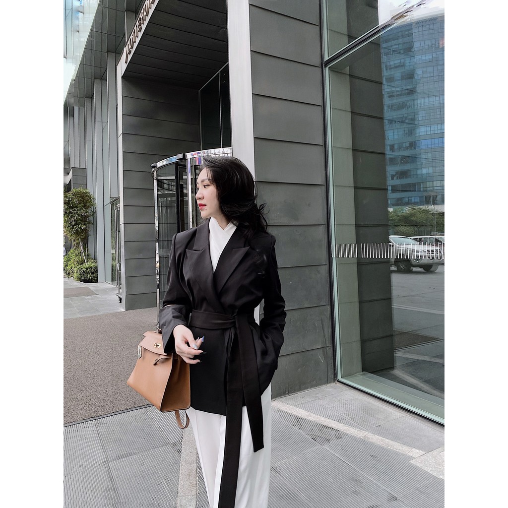 Áo vest nữ dáng suông màu đen kèm đai IFY Design FS95A