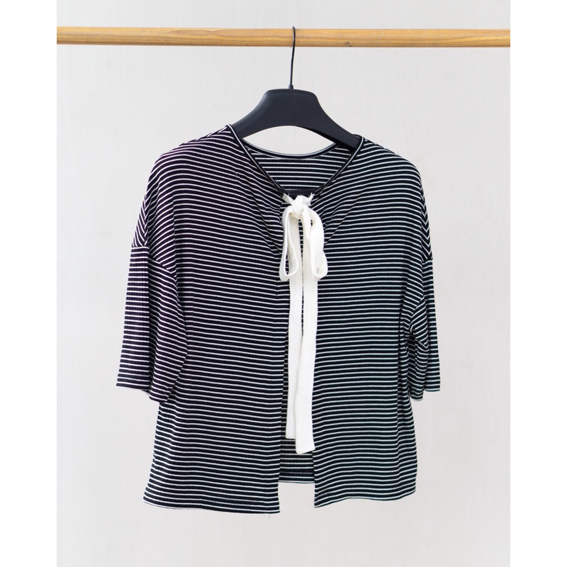 Áo thun sọc form rộng oversize xẻ thắt nơ sau tay lửng thời trang GAGO sọc đen GA4103