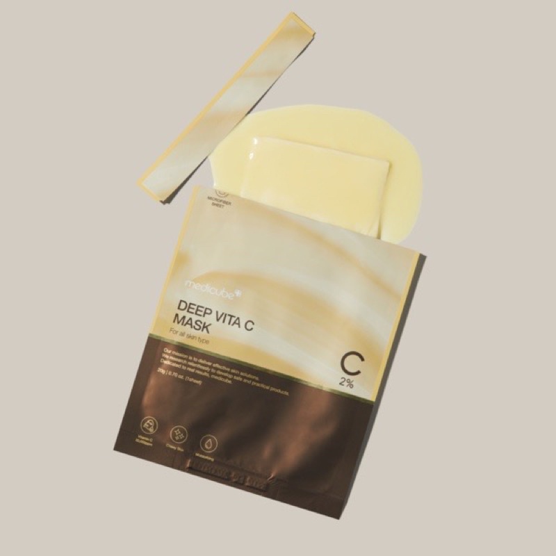 Mặt nạ trắng da dưỡng ẩm DEEP VITA C MASK MEDICUBE