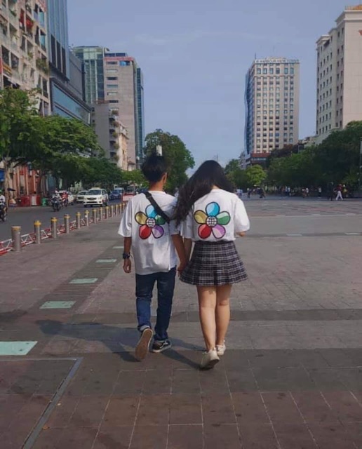 Áo cánh hoa pha màu cầu vồng unisex lgbt