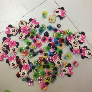 Sticker gắn dép crocs