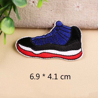 Sticker Ủi Thêu Hình Đôi Giày Thể Thao