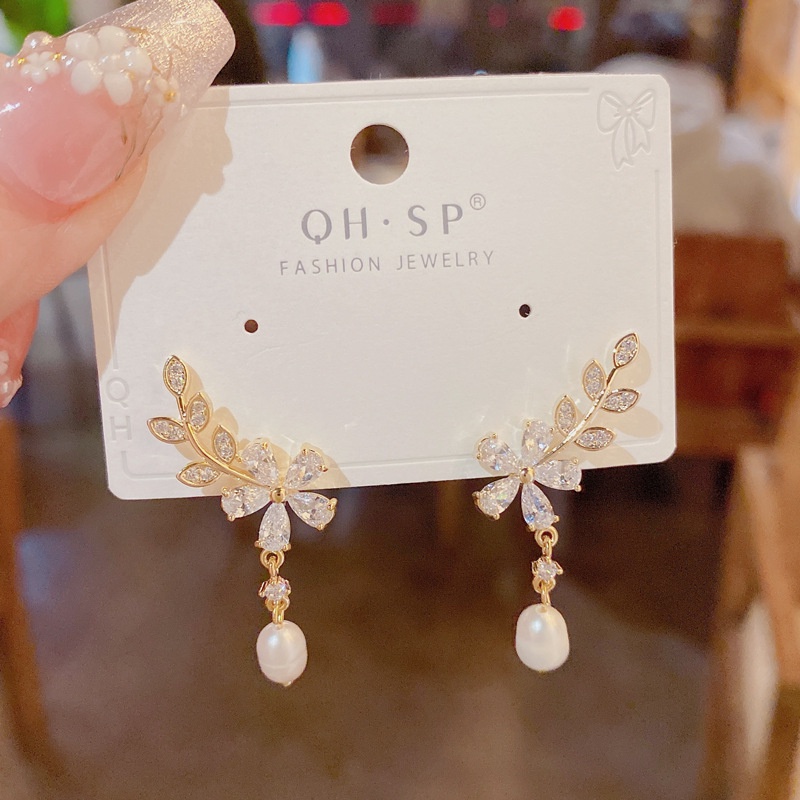 Bông Tai Hình Hoa Lá Đính Ngọc Trai Thời Trang