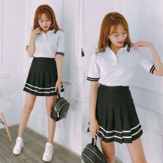 Chân váy xếp li viền sọc