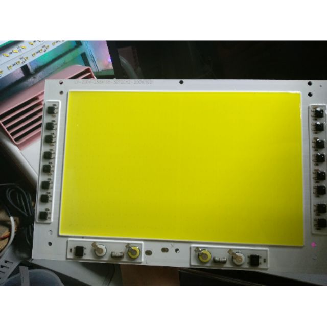 Nhân led 200w -220v loại to ánh sáng trắng