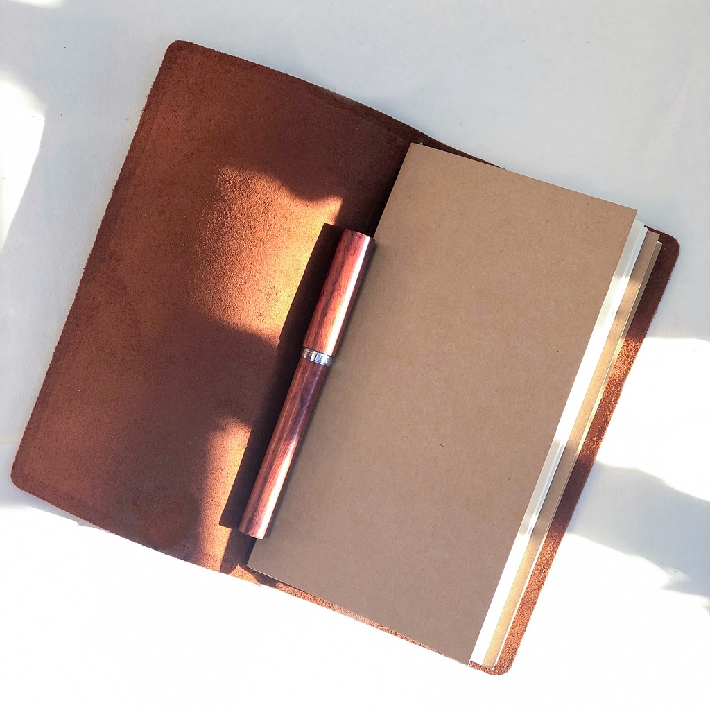 Sổ Tay Handmade Da Thật Midori’s Traveler Notebook Size A5 (Có sẵn 3 ruột sổ & Charm Trang Trí)