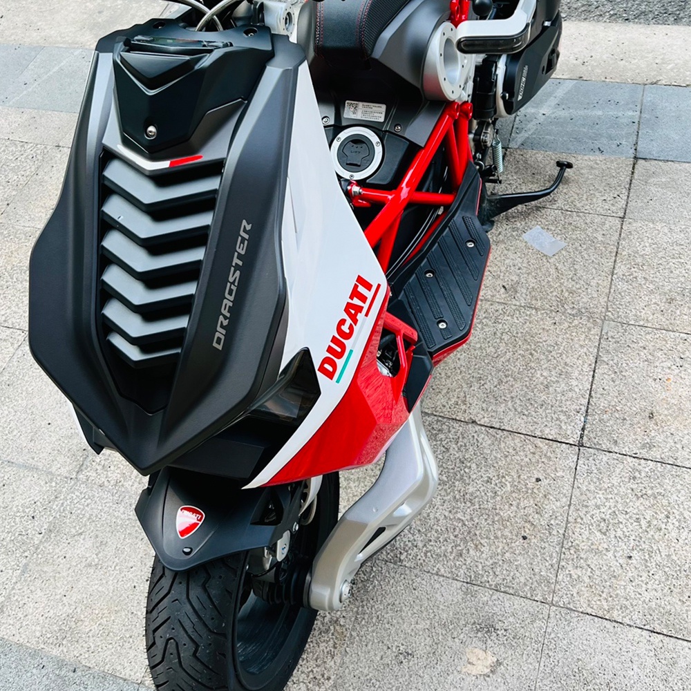 Miếng Dán Trang Trí Mũ Bảo Hiểm / Xe Máy Ducati Bằng Chất Liệu Vinyl