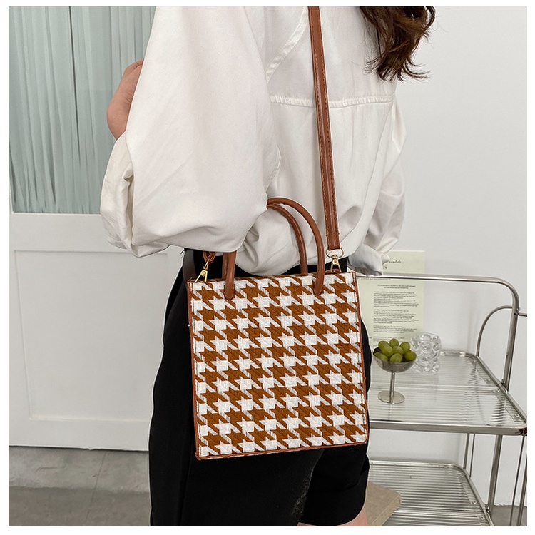 Túi Xách Đeo Chéo Vai Hình Vuông Nhỏ Sức Chứa Lớn 2022 Kẻ Caro Màu Đỏ Đa Năng Phong Cách Ngoại Quốc Thời Trang Cho Nữ